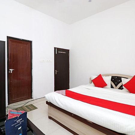 Oyo 24572 Express Inn Lucknow Eksteriør billede