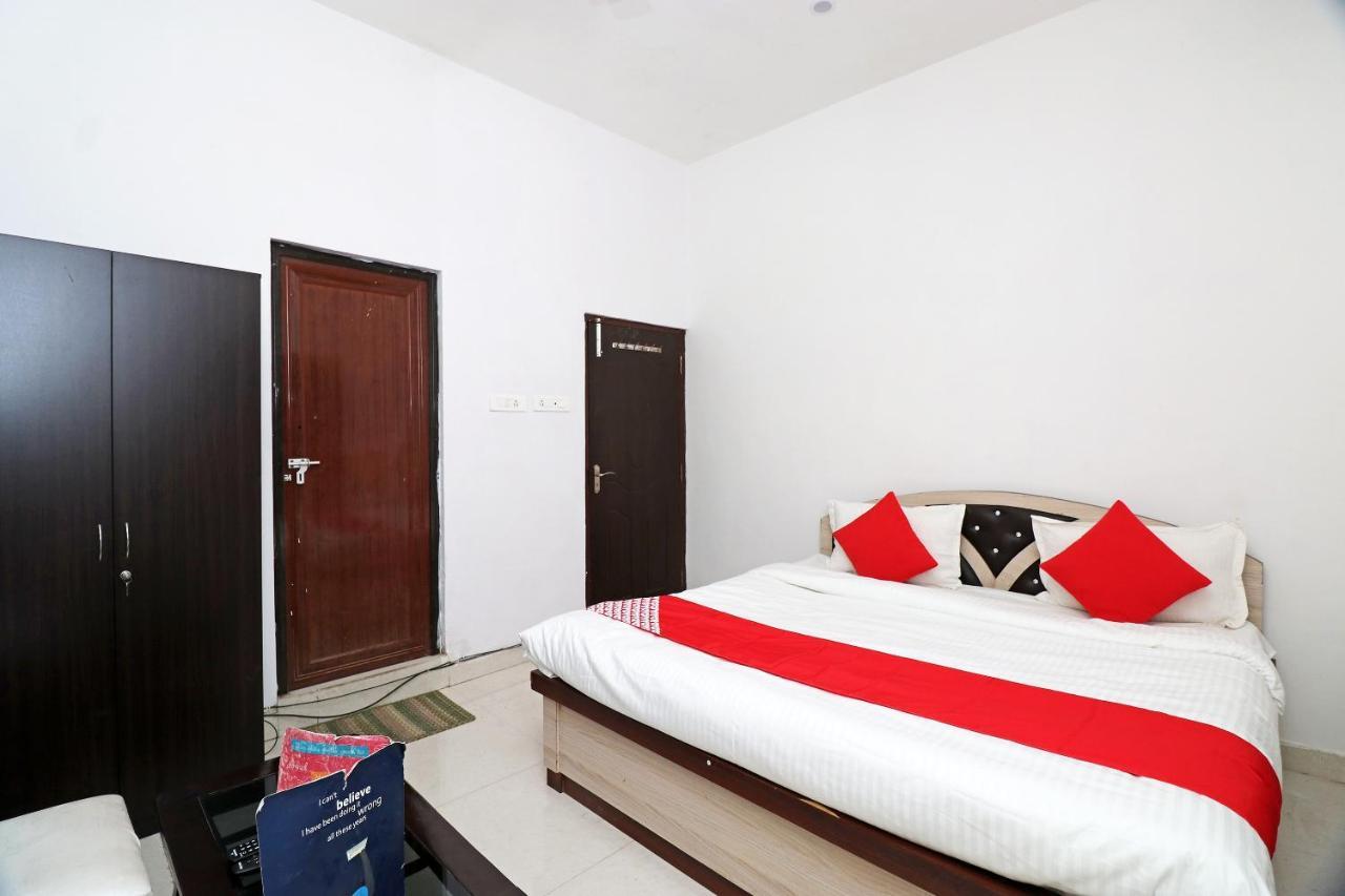 Oyo 24572 Express Inn Lucknow Eksteriør billede